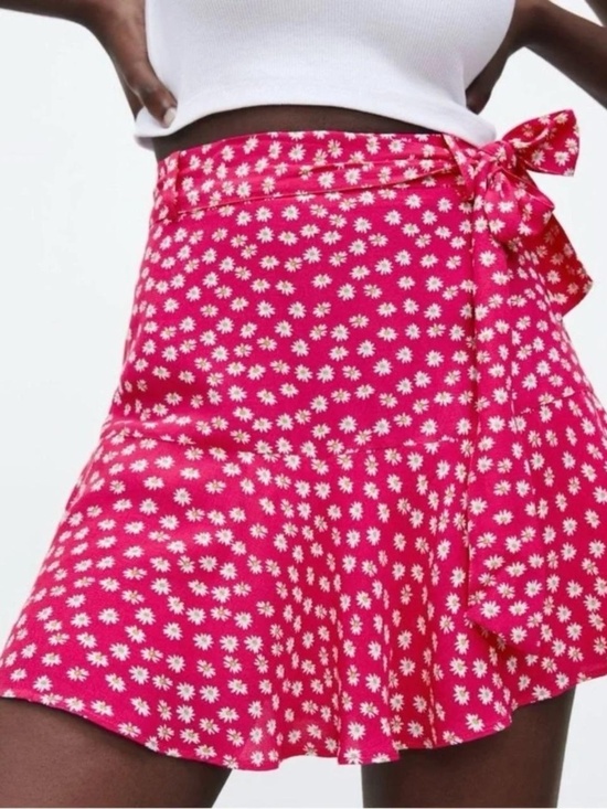 Zara Dresses & Skirts - Zara Red and White Skirt
